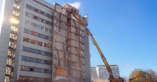 Демонтаж многоэтажного дома Абакан, цена от 3701 руб.